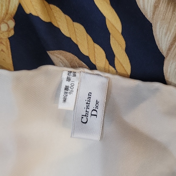 Authentic Dior oversized silk scarf - Picture 8 of 9